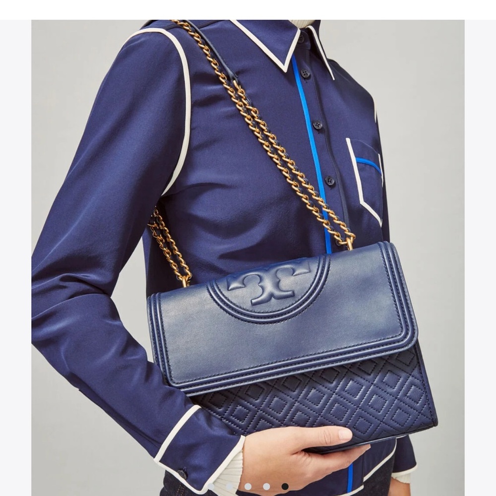 NEW! TORY BURCH Fleming Convertible Bag with Iconic removable Tassel! - Picture 4 of 16